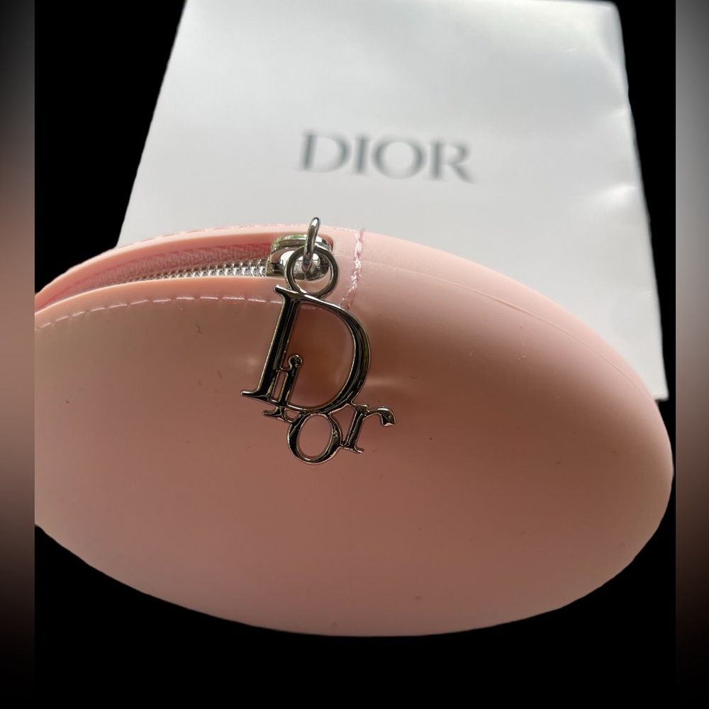 New w/ Box Dior Pink VIP 5” Silicone Pouch with Dior Zipper Pull - Picture 2 of 7